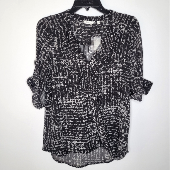 2/$30 🌻 | Reitmans | Script Patterned Blouse - Picture 2 of 16